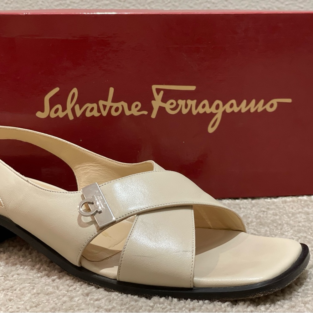 Ferragamo Tiberia Slingback Sandals Sz 7.5